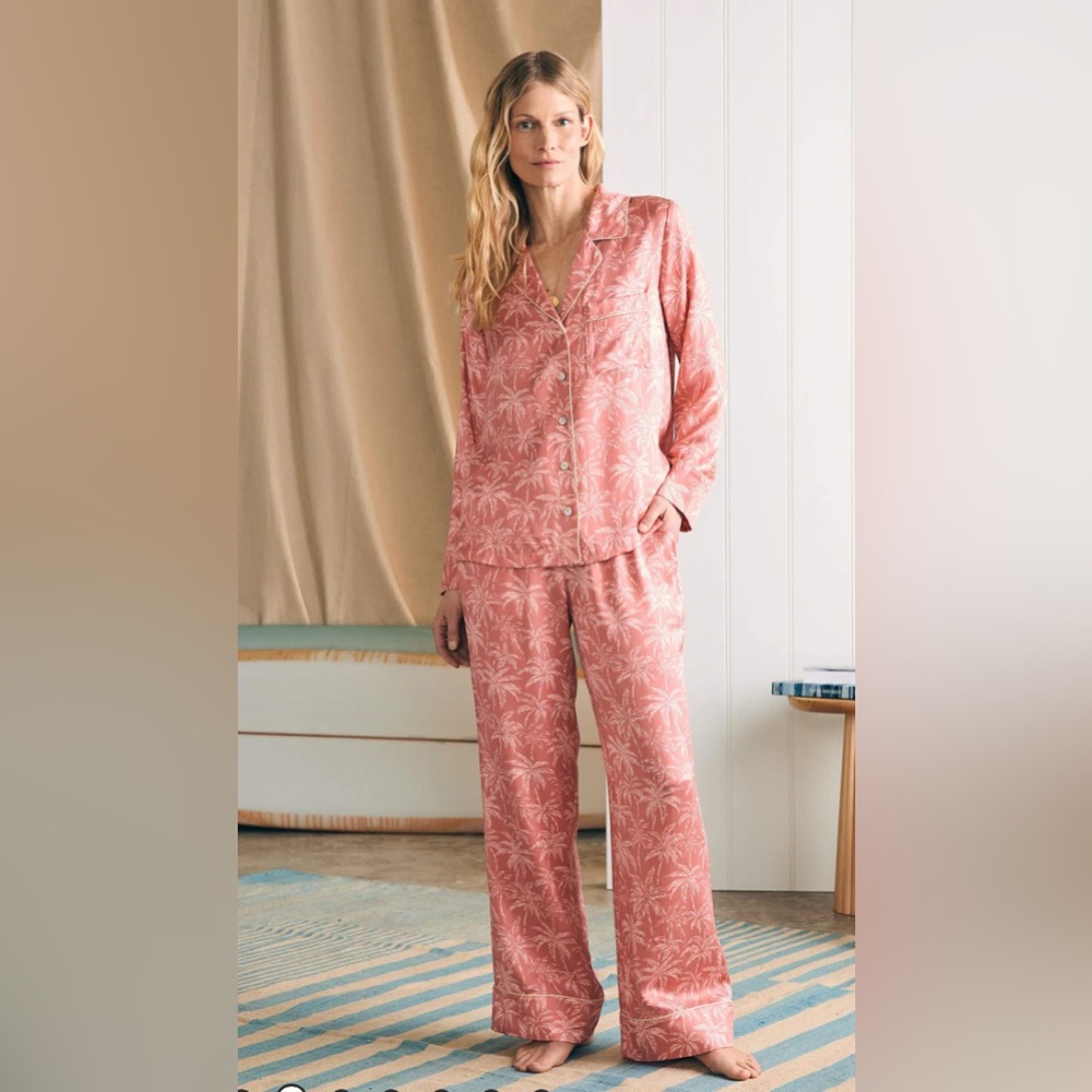 Faherty Sandwashed Silk Long Sleeve Pajama Set Pink Palm Trees lightweight Small